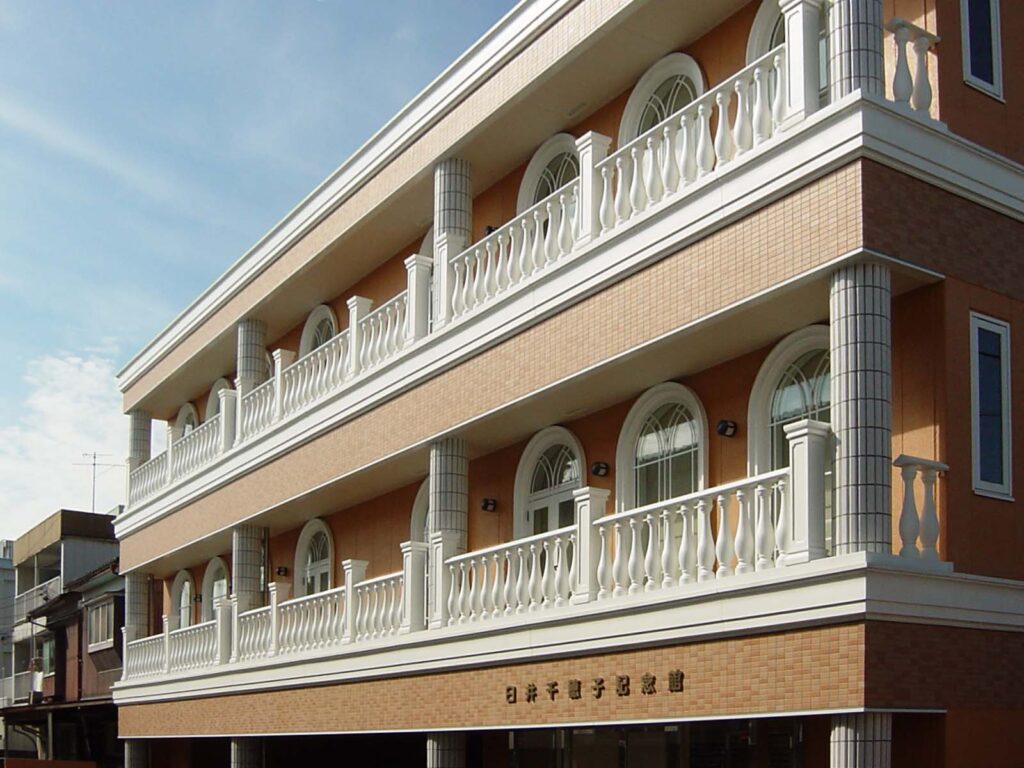 富山県 学校法人 臼井学園 | 臼井千穂子記念館