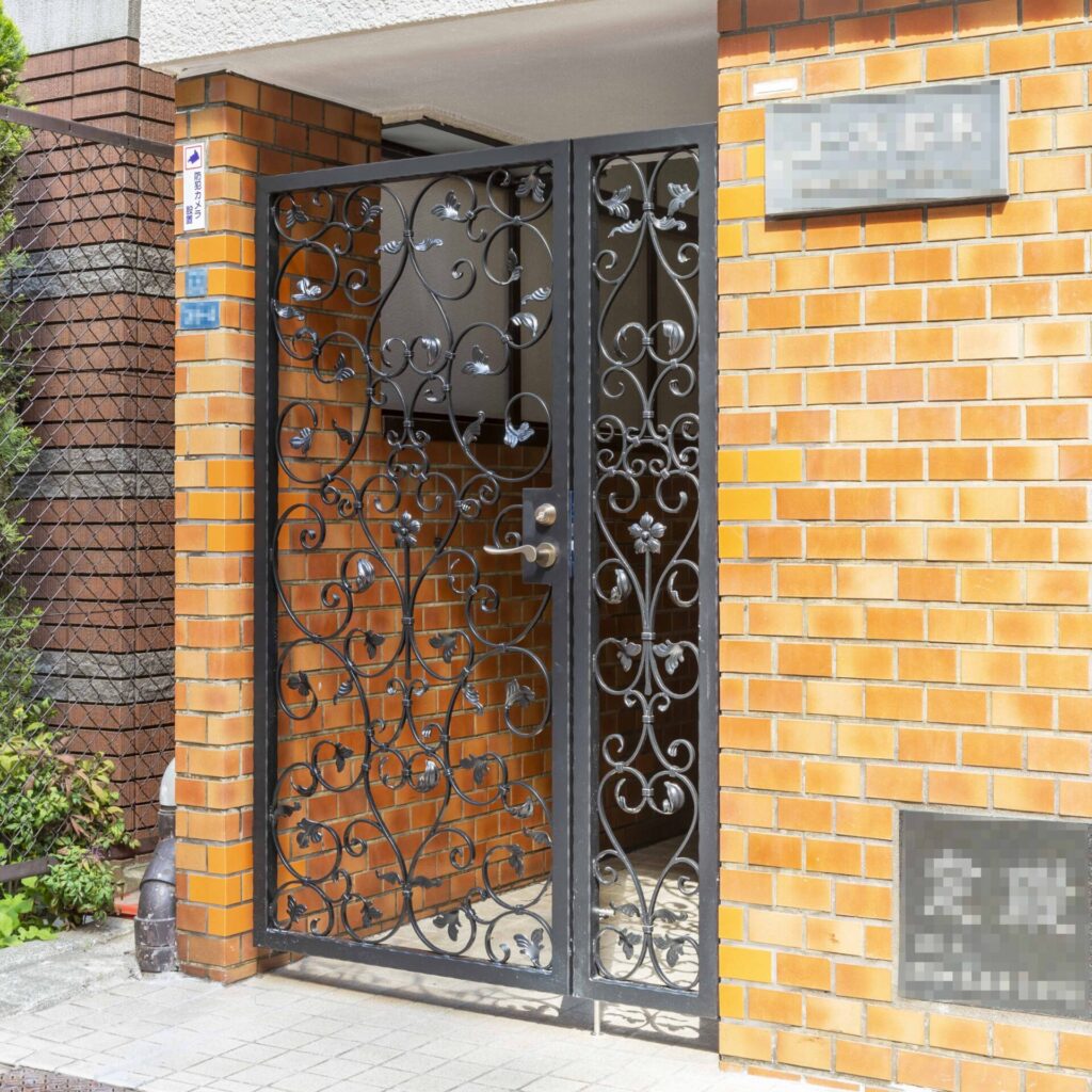 東京都某集合住宅 E-8<br data-eio=