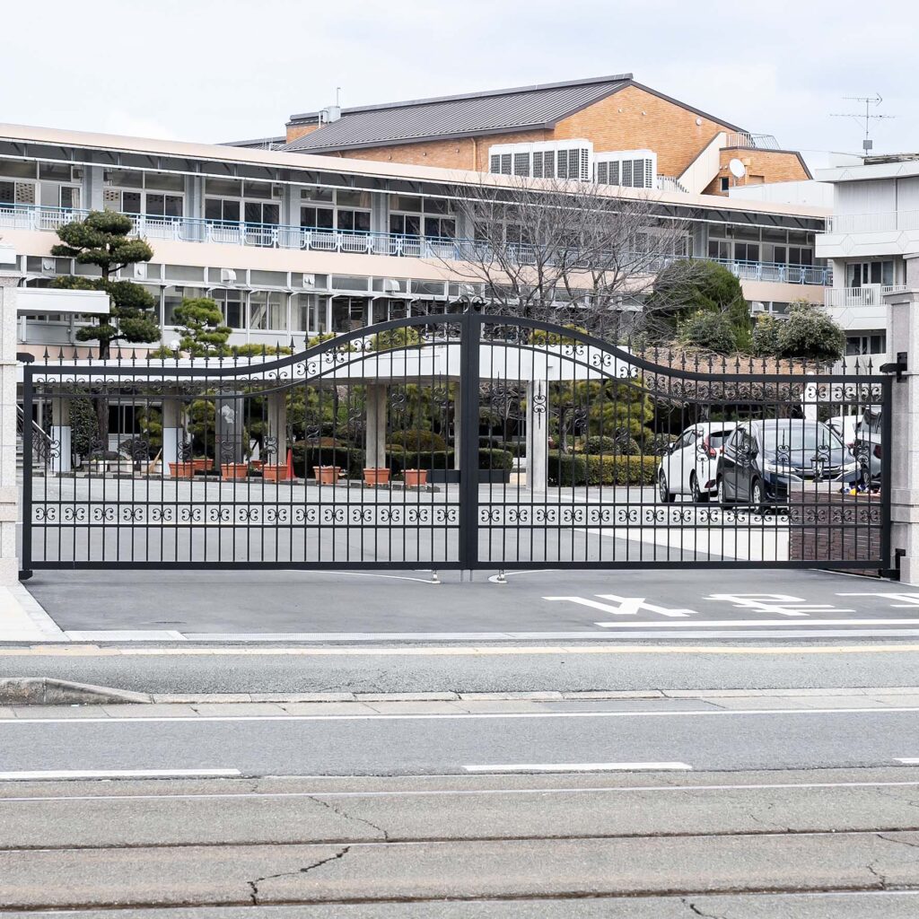 某学校法人 W-02 <br data-eio=