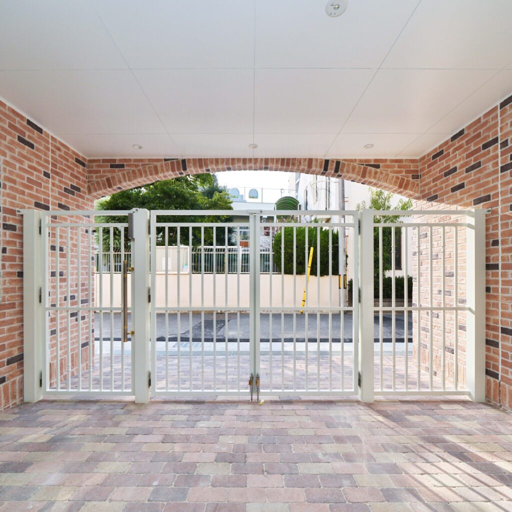 大阪府東大阪市 某幼稚園 <br data-eio=